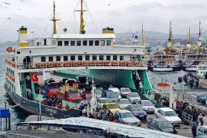 Dezastru pe mare. Zeci de răniţi într-o coliziune a unui feribot. Mărturii cutremurătoare