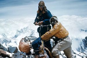 EVEREST. Istoria escaladarilor si a recordurilor