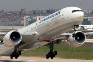 PANICĂ la bordul unui avion care zbura spre New York. Mai mulţi pasageri au fost răniţi. TURBULENŢE extreme