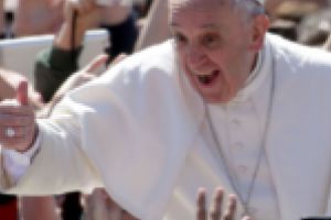 Liste pentru Papa! La biserica greco-catolică din Lugoj se fac înscrieri pentru vizita Suveranului Pontif în România