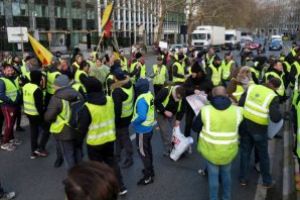 Franta: “Vestele galbene” au protestat din nou in diverse locuri din tara