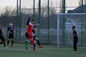 Victorii la scor a favoritelor în Liga IV