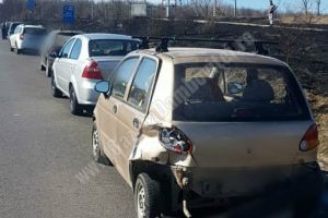 Trafic blocat pe DN 72, în urma unui accident în lanţ