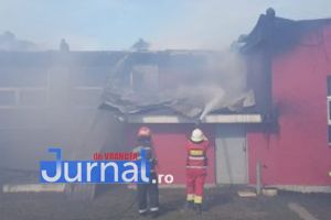 ULTIMĂ ORĂ-FOTO-VIDEO: Un nor gros de fum se îndreaptă spre Adjud, din Bacău! Incendiu de proporţii la Sascut