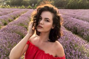 O tânără din judeţul Alba, rol în „Rocketman”, un film despre viaţa lui Elton John