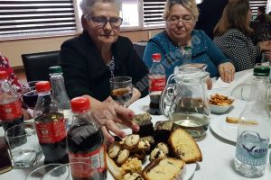 De ziua lor, doamnele din Titu s-au întrecut în reţete delicioase de prăjituri