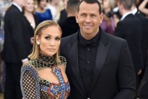 Jennifer Lopez si Alex Rodriguez si-au confirmat logodna