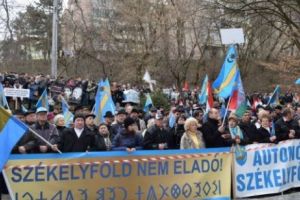 Manifestare de Ziua Libertăţii Secuilor la Târgu Mureş. Petiţie pentru eliberarea din închisoare a doi cetăţeni condamnaţi pentru terorism