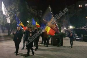 TÂRGOVIȘTE: Un marş al tăcerii în memoria foştilor deţinuţi politici anticomunişti