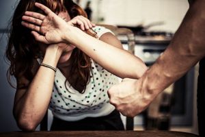 Tinere bătute de iubiţi