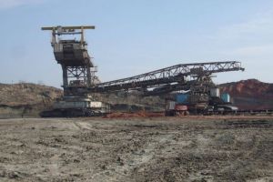 Excavatorul 03 îşi opreşte roata! Negocieri reluate pe exproprieri