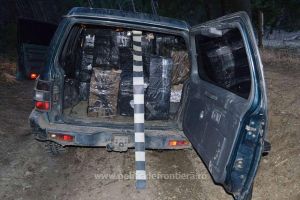 Jeep cu ţigări de aproape 50.000 de euro, capturat cu împuşcături în zona de munte