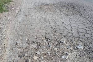 „Drumul Arad – Șiria – Pâncota – Buteni, unul dintre cele mai proaste drumuri judeţene din ţară!”. CJA, acuzat de starea drumului