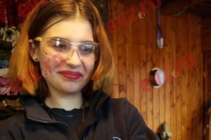 Invenţia unei copile de 14 ani. Telefonul revoluţionar care te deconectează de la Facebook