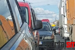 FOTOGALERIE. Ambuteiaj pe Botizului din cauza lucrărilor la drumuri