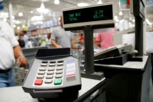 Inspectorii antifraudă vor verifica modul de dotare cu noile case de marcat cu jurnal electronic