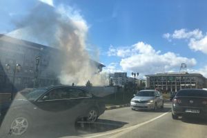 Incendiu izbucnit la un arbust de tuia, în piaţa centrala a municipiului