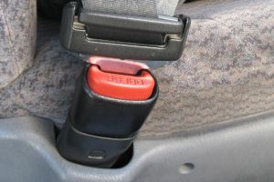 CONTROALE: Dacă te urci la volan, nu uita de centura de siguranţă! Poliţia este cu ochii pe tine!