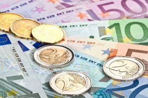 11 martie: Euro, din nou la un prag istoric în faţa leului