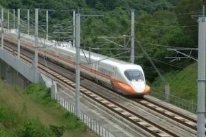 Bani pentru calea ferată