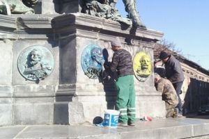 Se solicită DEMOLAREA Monumentul celor 13 Generali şi un raport al viceprimarului Levente Bognar