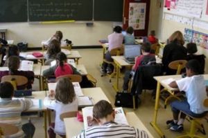 Schimbări mari în Educaţie. Lege: Învăţământul obligatoriu creşte. Câţi ani vor fi copiii obligaţi să stea la şcoală
