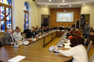 Plătiţi să tacă!