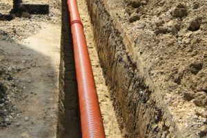 Amenzi pentru WC-ul din fundul curţii. Mii de gorjeni, vizaţi. Primar: E greu!