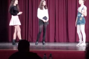 „Debut” la Reghin, un spectacol de şi pentru tineri