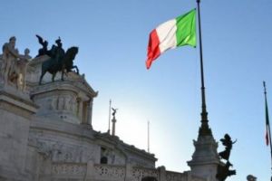 O româncă stabilită în Italia a fost decorată cu Ordinul „Meritul Republicii Italiene”, după ce a înfruntat un clan mafiot. Roxana Roman deţine un bar în Roma, vizitat de premierul Italiei 