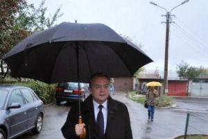 Emil Boc este pieton la Cluj-Napoca. Reacţie vehementă a jurnalistului Radu Banciu. „Oraş de rahat”