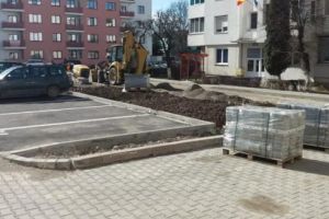FOTO: Locuri noi de parcare pe patru străzi din Târgu-Mureş