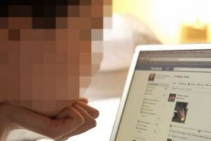 Minora ce s-a filmat dansând dezbrăcată, în custodia tatălui