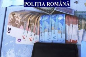 Bani falşi pe piaţa din România. Marfă achitată cu bancnote de 50 de euro contrafăcute