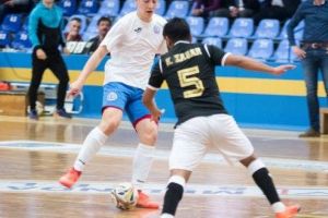 Juniorii se distanţează la futsal