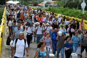 Poarta spre „coridorul umanitar” a fost deschisă la graniţa Columbiei