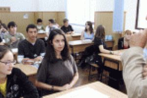 O luna in plus de vacanta pentru elevi aduce cu ea probleme pentru profesori