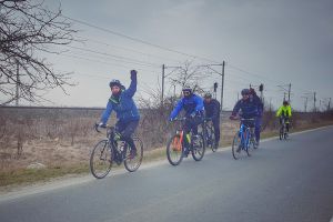 „Cu o tură nu devii ciclist, dar e totuşi un început!” – Arădenii pasionaţi de ciclism, invitaţi să participe la Cupa Primăverii BRM Arad 2019!