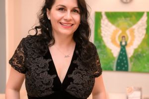 Expoziţie de pictură „Îngerii dintre noi”