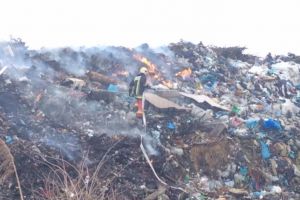 Incendiu la platforma de deşeuri a municipiului Rădăuţi