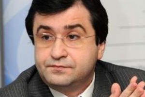 Un constructor argeşean vrea să aducă meseriaşii în ţară