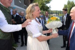 Austria descoperă marea dragoste cu Vladimir Putin