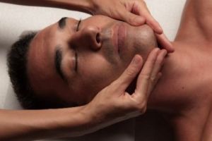 Maseuzele unui club erotic protestează pentru autostrăzi. Gratuitate pentru clienţi. În ce zi este aplicabilă