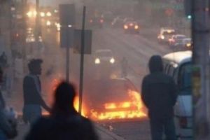 Alertă cu bombă! Poliţia a intervenit în forţă. Mai multe persoane arestate