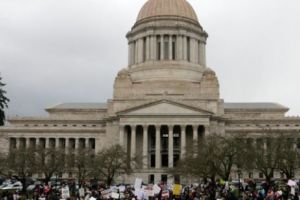 Legislatorii doresc ca adolescenţii să primească vaccinuri fără acordul părinţilor