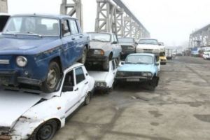 Oraşul în care oamenii primesc 500 de euro dacă îşi duc maşina la fier vechi
