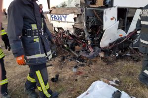 Accident rutier mortal in judetul Timis. Un autobuz cu mai multe persoane implicat. Salvatorii la fata locului (galerie foto) 