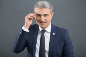 Crahul din educatie, criticat in Parlament de deputatul Robert Turcescu: Doi ani, patru ministri, niciun rezultat!“ (video)