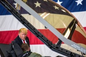 Piaţa mondială de armament: Putin se laudă, dar Trump vinde cel mai bine