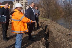 CJ a predat către ANL amplasamentul blocului pentru tinerii din administraţie